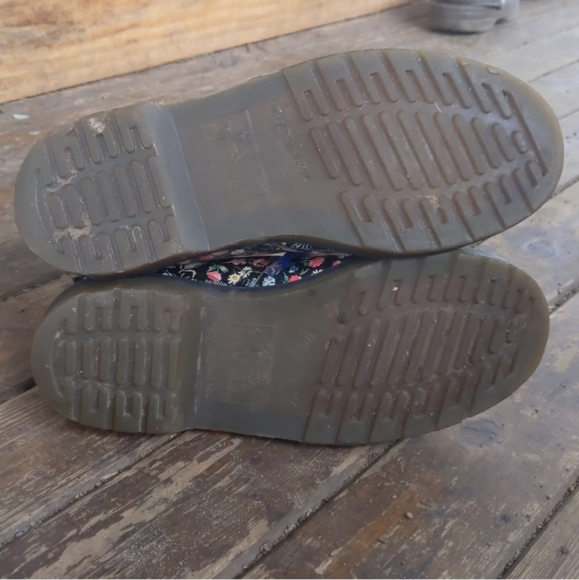 Dr. Martens - Picture 7 of 10